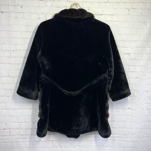 🎬(Relisted)•VINTAGE Like New |•FAIRMOOR•| Borgana Two Tone Brown Faux Fur Coat - Picture 8 of 15